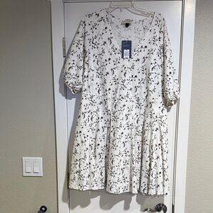 Universal Thread White Floral Short Sleeve Dress